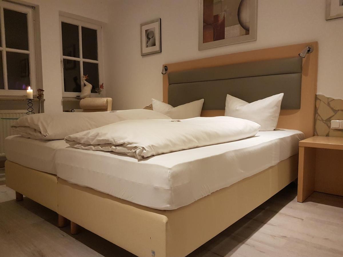 Seebauer-Hotel Die Ente Von Wassertruedingen Ngoại thất bức ảnh